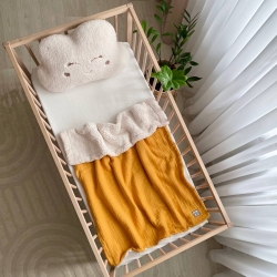 Păturică pentru bebeluși din muselină și blăniță Teddy de culoare muștar